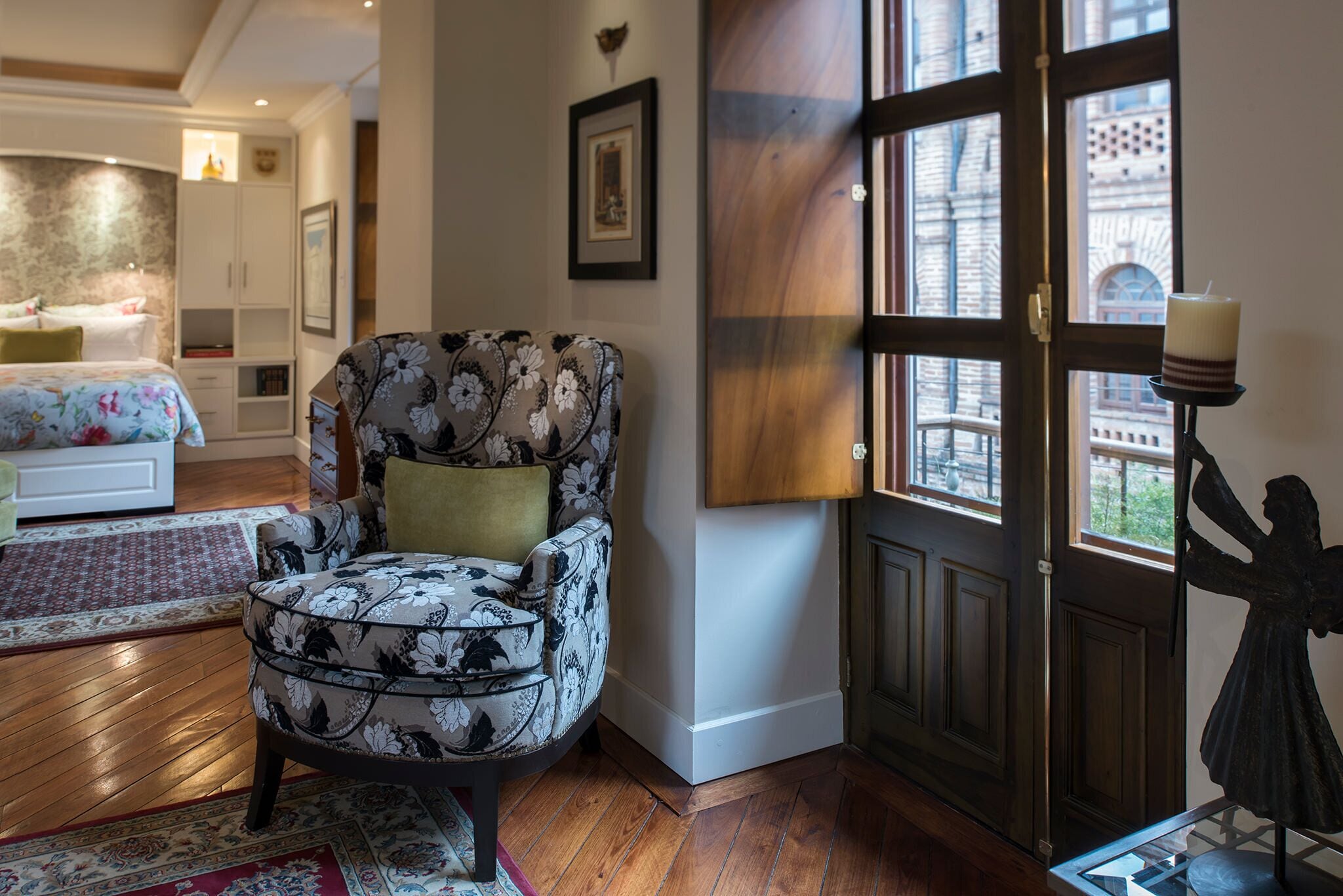 Suite, 1 Queen Bed | 1 bedroom, blackout curtains, soundproofing, iron/ironing board