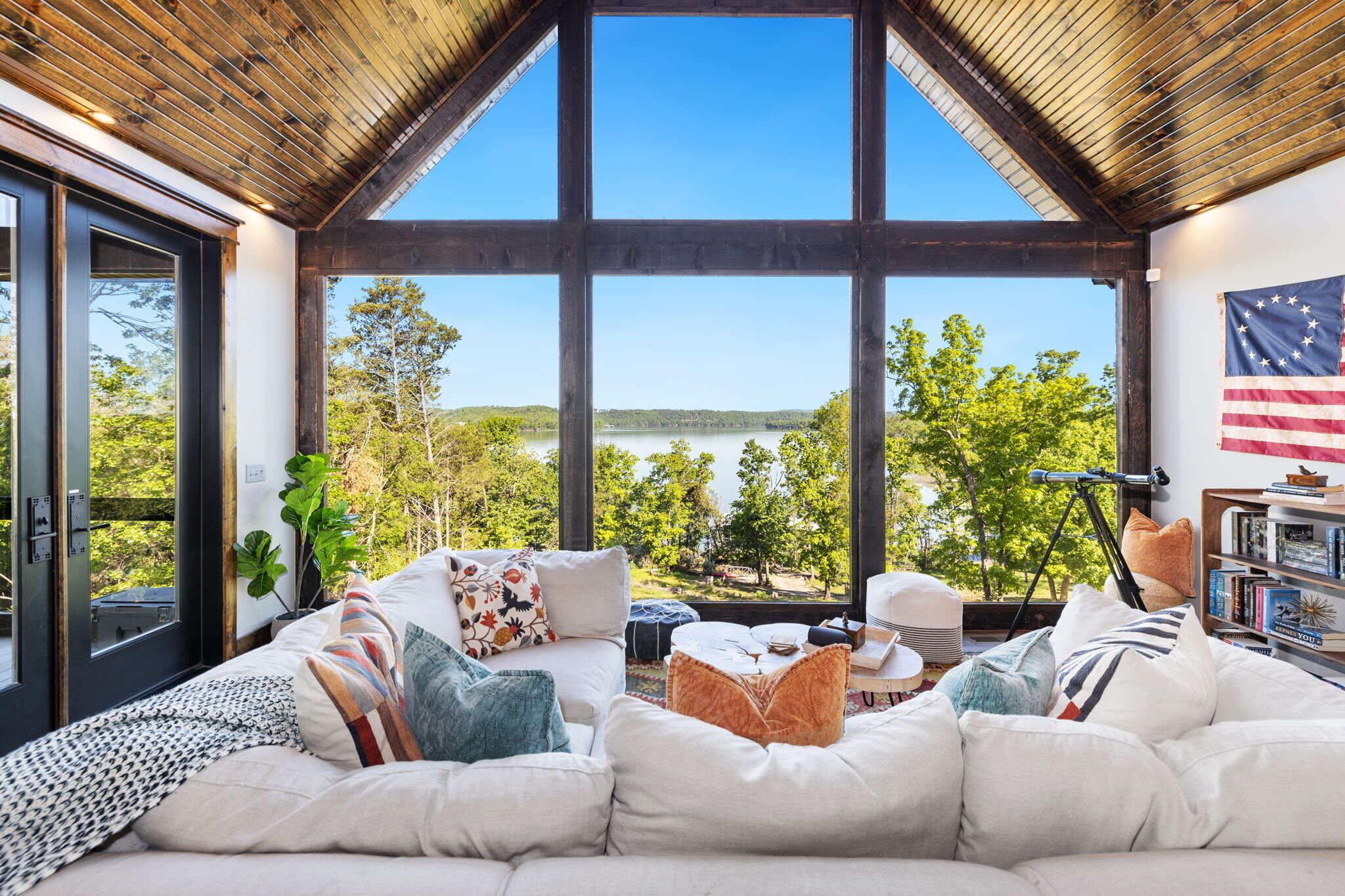 TV, fireplace, offices