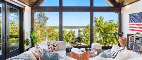 電視、壁爐、 辦公室