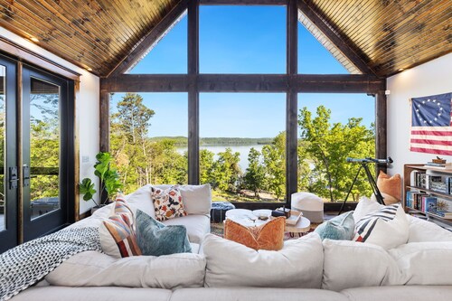 Shoreline Splash-Easy Access to Beaver Lake-Kayaks