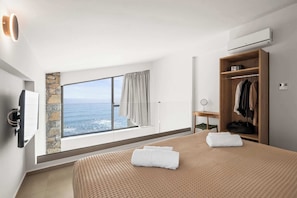 1 bedroom, in-room safe, iron/ironing board, free WiFi