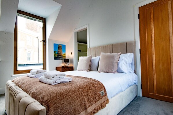 2 bedrooms, iron/ironing board, free WiFi