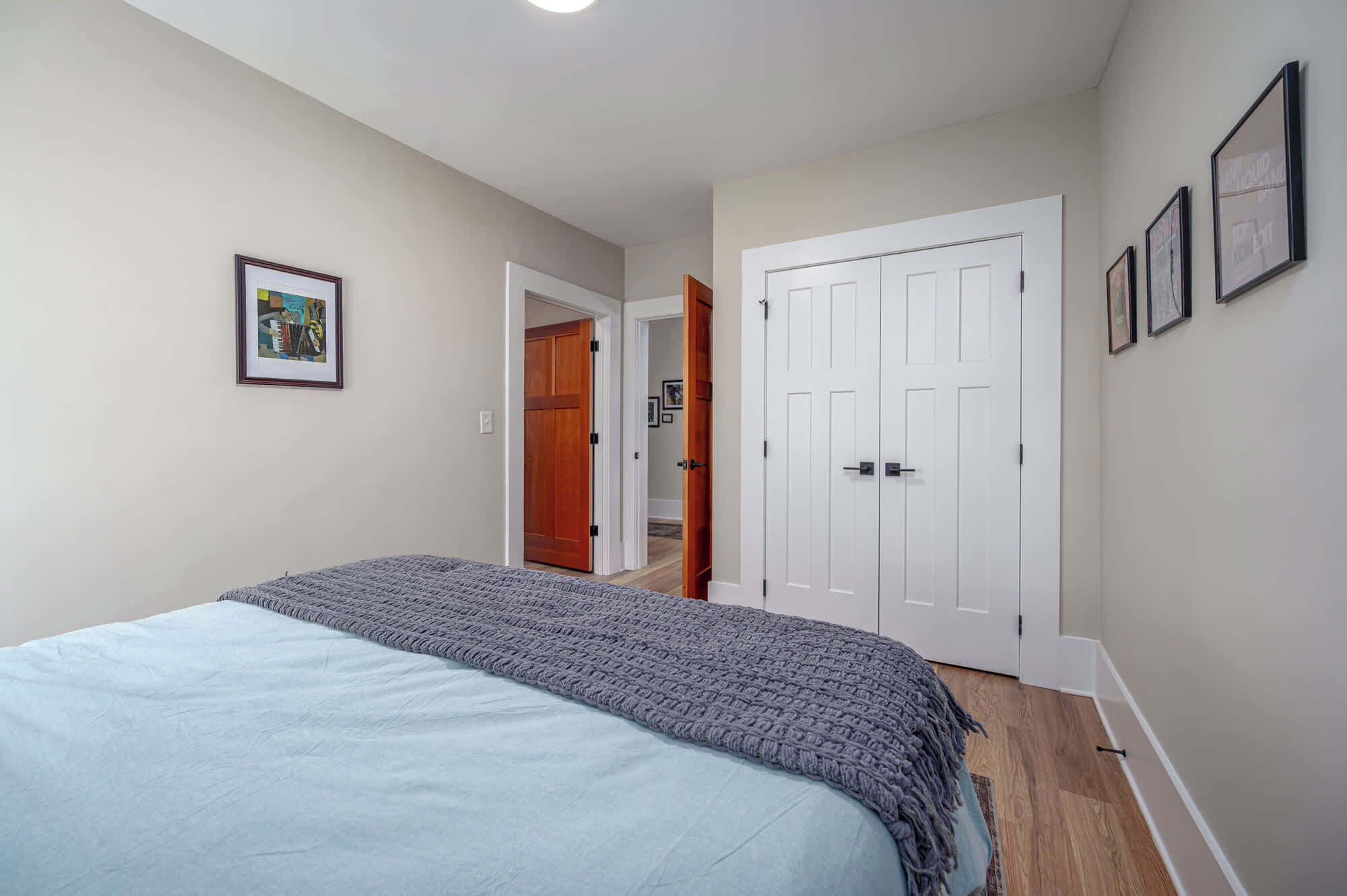 3 bedrooms, desk, iron/ironing board, WiFi