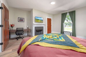 3 Schlafzimmer, Schreibtisch, Bügeleisen/Bügelbrett, WLAN