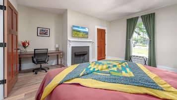3 bedrooms, desk, iron/ironing board, WiFi