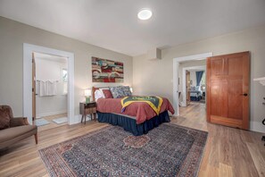 3 bedrooms, desk, iron/ironing board, WiFi