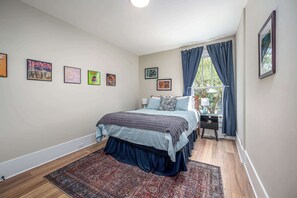 3 bedrooms, desk, iron/ironing board, WiFi