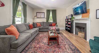 Historic Chapel Hill Home near Downtown Culture