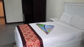 Single Room, City View | Desk, laptop workspace, free WiFi - Jack Guest House (Addis Ababa)