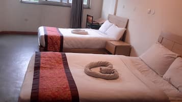 Twin Room, City View | Desk, laptop workspace, free WiFi