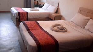 Twin Room, City View | Desk, laptop workspace, free WiFi