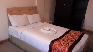 Single Room, City View | Desk, laptop workspace, free WiFi