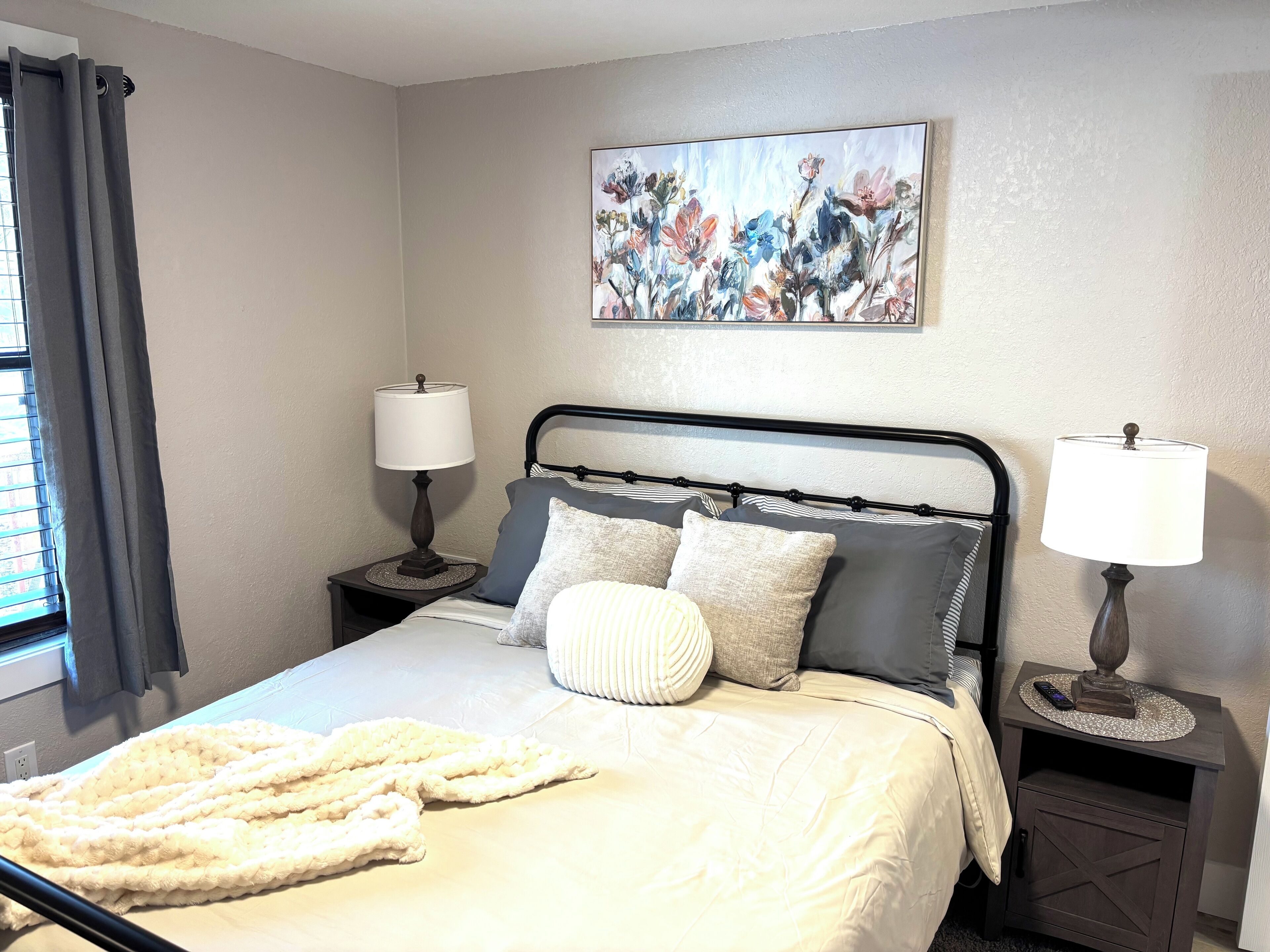 2 slaapkamers, een strijkplank/strijkijzer, wifi, beddengoed