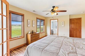 5 bedrooms, WiFi, bed sheets
