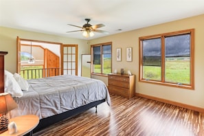 5 bedrooms, WiFi, bed sheets - Convenient location for your mountain vacation. Welcome to Coyotes Den! (Canaan Valley)