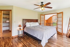 5 bedrooms, WiFi, bed sheets