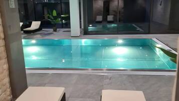 Innenpool, beheizter Pool