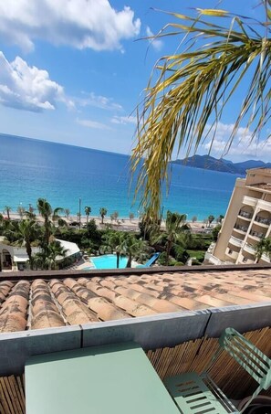 Property grounds - "Theo'z Roof Top & Sea View" (Cannes)