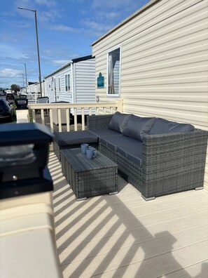 Chalet | Property grounds - Robin Hood 3-bed Caravan, Sleeps 8, Pet Friendly (Rhyl)