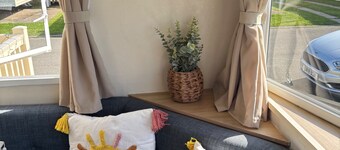 Robin Hood 3-bed Caravan, Sleeps 8, Pet Friendly