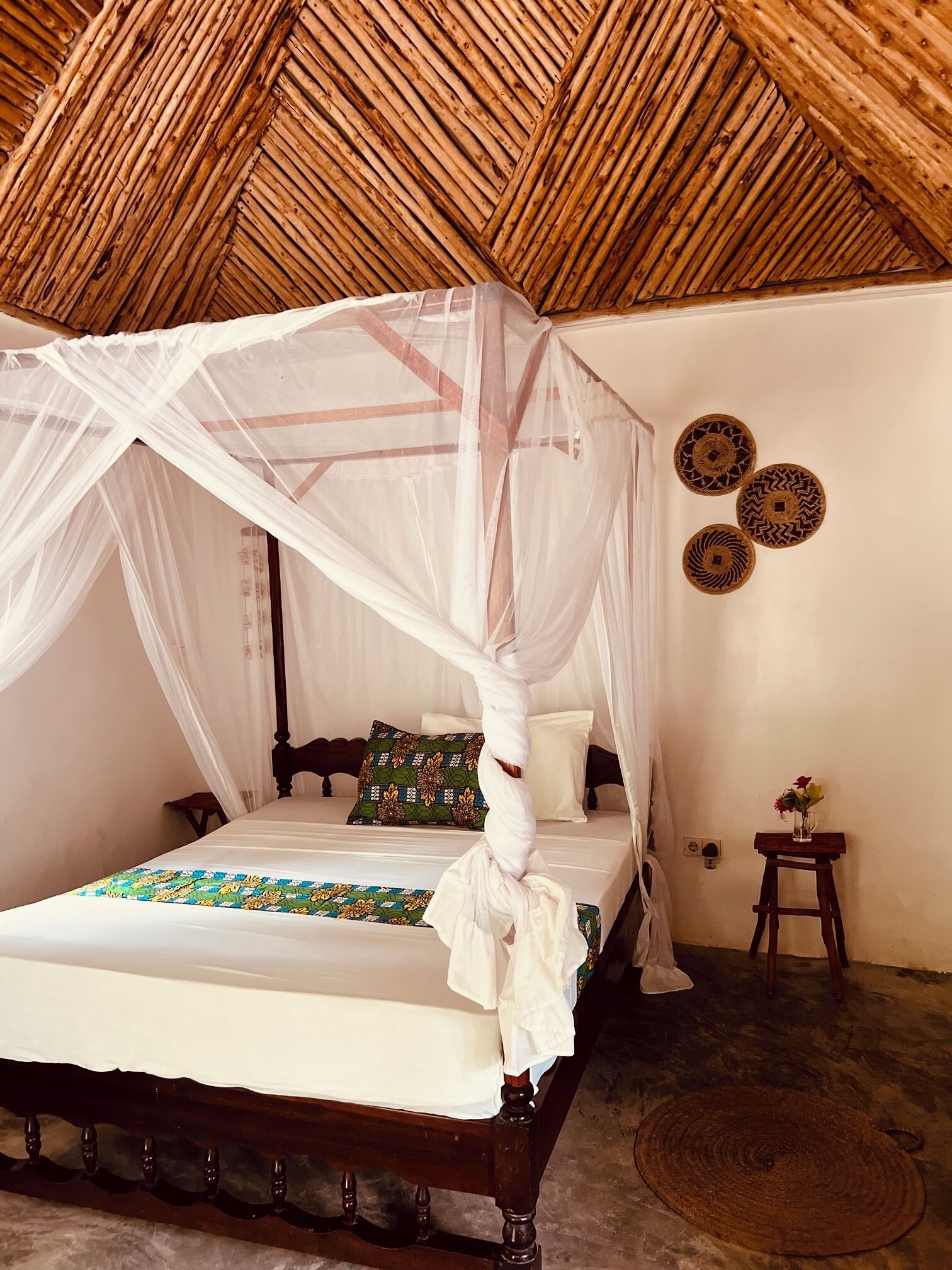 Bungalow superior, 1 cama de matrimonio grande, vistas al jardín | Escritorio, espacio para trabajar con un portátil, wifi gratis