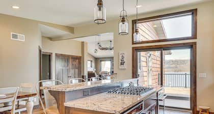 Riverfront Home w/ Yard Games in Wabasha!