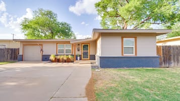 House (3 Bedrooms) | Front of property