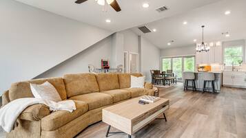 House (3 Bedrooms) | Interior