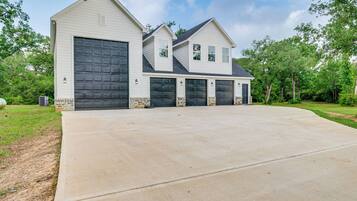 House (3 Bedrooms) | Front of property