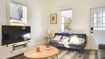 Apartment (0 Bedroom) | Front of property