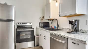 Apartment (0 Bedroom) | Interior
