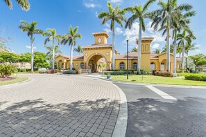 Interior - 5 Mi to Fort Myers Beach: Condo w/ Pool Access! (Fort Myers)