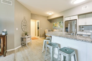 Interior - 5 Mi to Fort Myers Beach: Condo w/ Pool Access! (Fort Myers)
