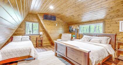 Secluded Cabin w/ Hot Tub in Hocking Hills