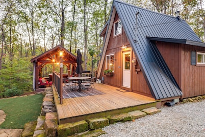 霍金山“社交距離小屋”，附熱水浴缸