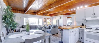 2 Mi to Trails: Modern Mountain Condo in Big Bear