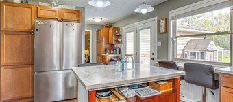 12 Mi to Indianapolis Motor Speedway: Home w/ Deck