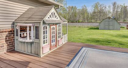 12 Mi to Indianapolis Motor Speedway: Home w/ Deck