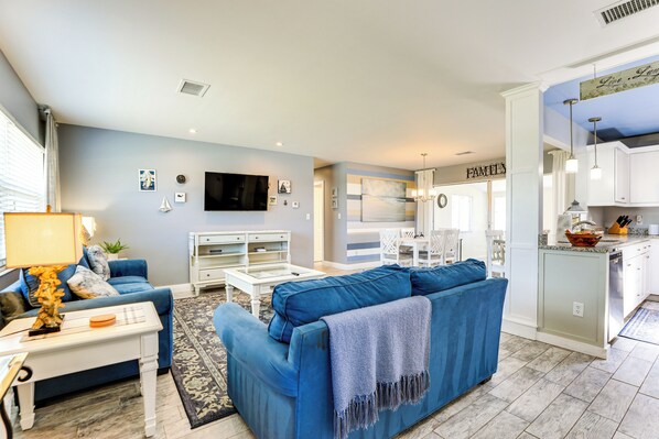 House (2 Bedrooms) | Living area