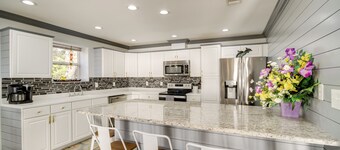 Front Row Beachfront Long Beach Getaway