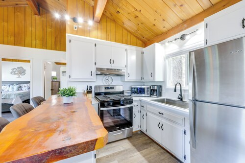 Close to Skiing & Lake: Big Bear Mountain Getaway