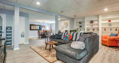 Spacious Yard & Bbq: Chic Escape in Lawrenceville!