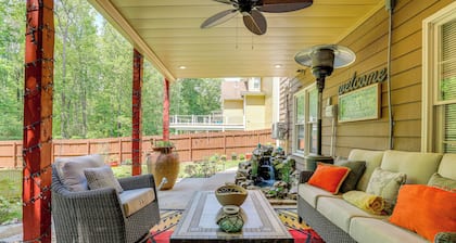 Spacious Yard & Bbq: Chic Escape in Lawrenceville!