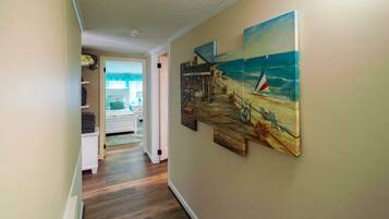 4 slaapkamers, een strijkplank/strijkijzer, gratis wifi, beddengoed