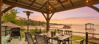 Charming 4BR Lakefront Getaway
