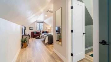 2 bedrooms, in-room safe, iron/ironing board, travel crib