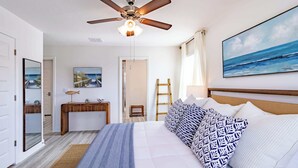 3 bedrooms, iron/ironing board, WiFi (free), bed sheets - Coastal 3BR Townhouse, Near the Beach (SANTA RSA BCH)