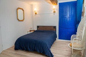 4 bedrooms, iron/ironing board, WiFi, bed sheets - The charming house (Moulins)