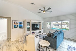 Interior - < 1 Mi to Tigertail Beach: Waterfront Gem w/ Dock! (Marco Island)
