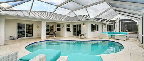 Hồ bơi ngoài trời